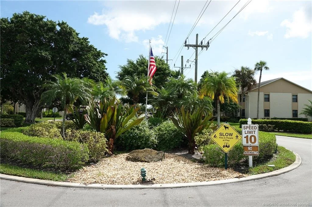 Photo of Unit 1908 at 3101 SE Aster Lane