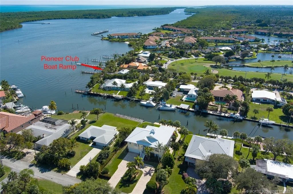 Photo of 5914 SE Horseshoe Point Road