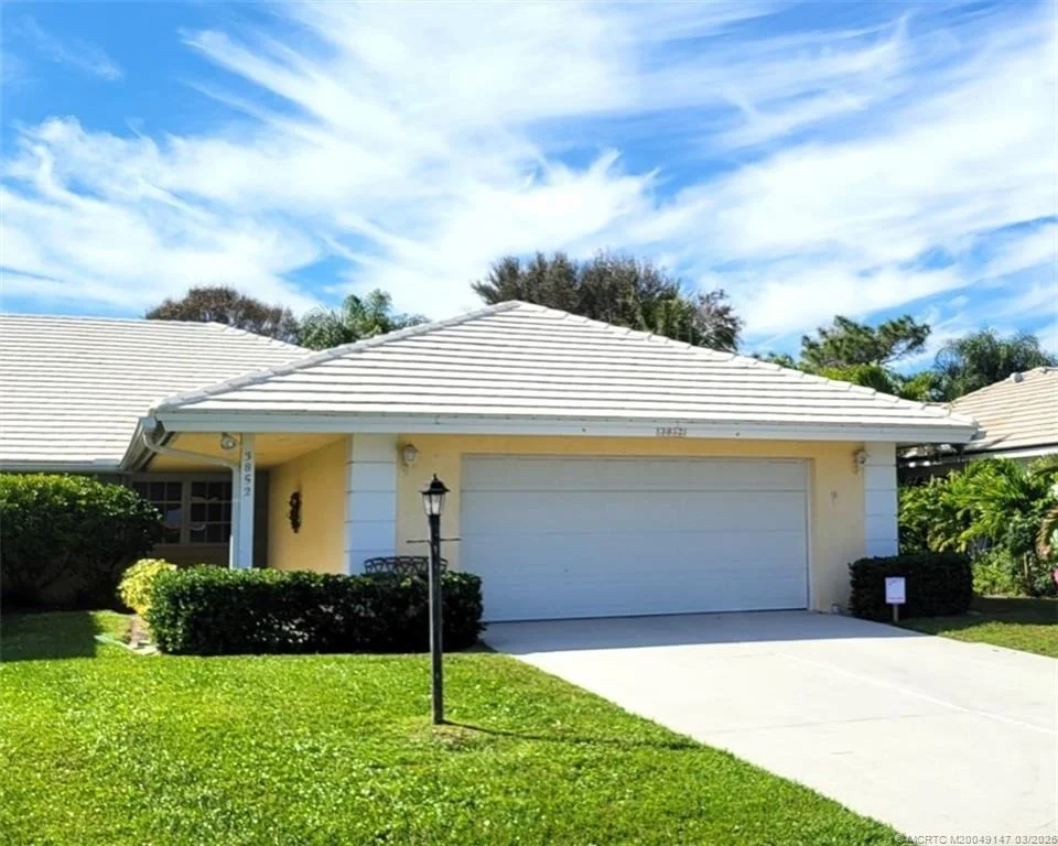 Photo of 3852 SE Fairway W