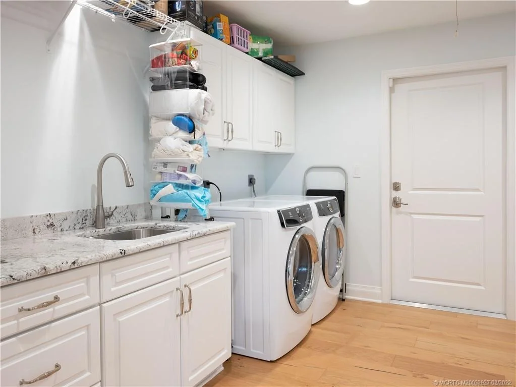Photo of 124 SE Wells Drive