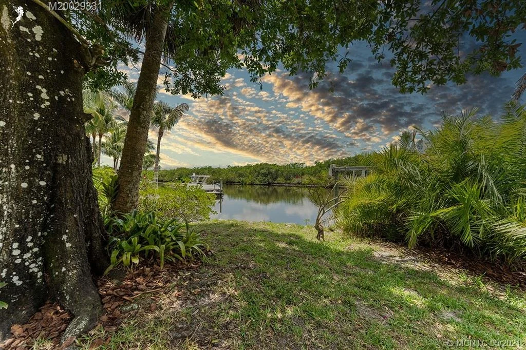 Photo of 799 SW Tanglewood Trail