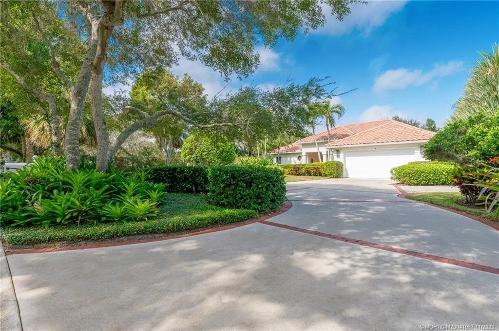 Photo of 4 Ridgeland Drive