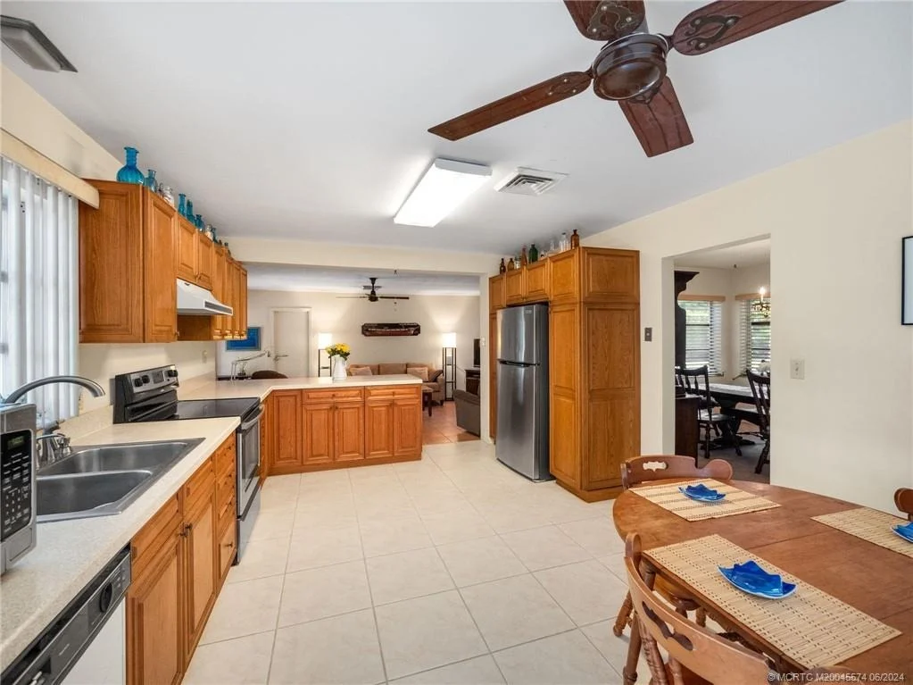 Photo of 1023 NW Pine Lake Drive