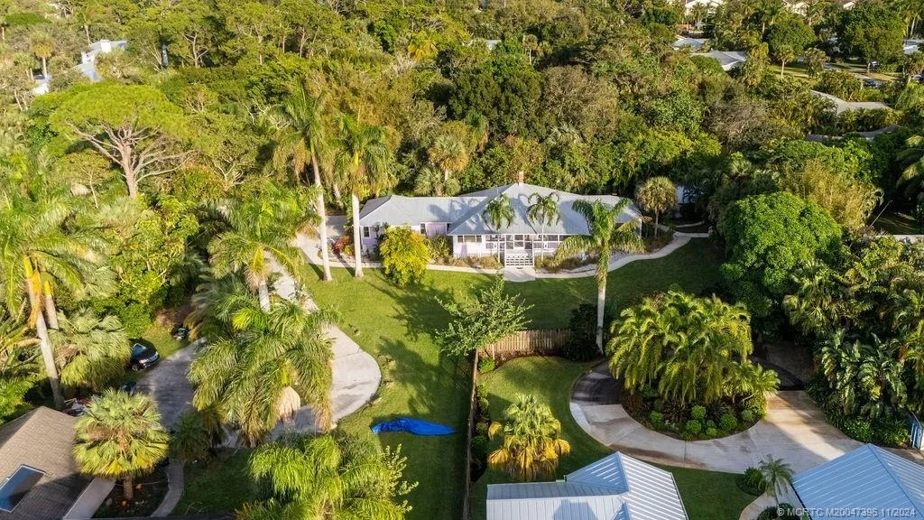 Photo of 535 SW Siesta Way