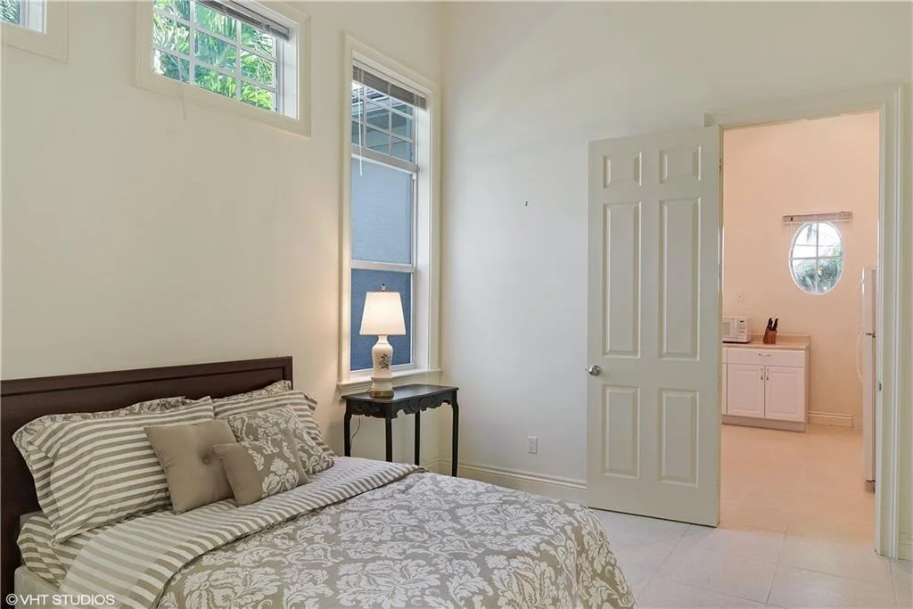Photo of 6985 SE Lakeview Terrace