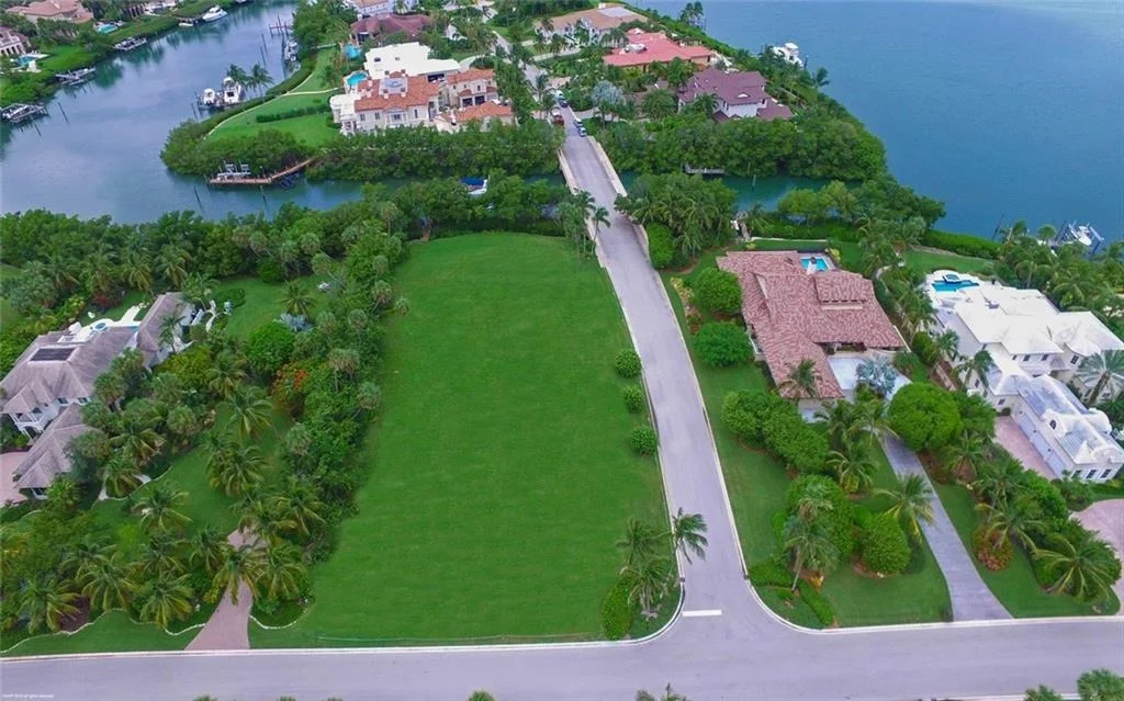 Photo of 6934 SE Harbor Circle