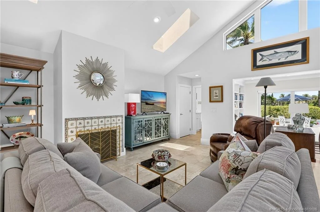Photo of 6943 SE Harbor Circle