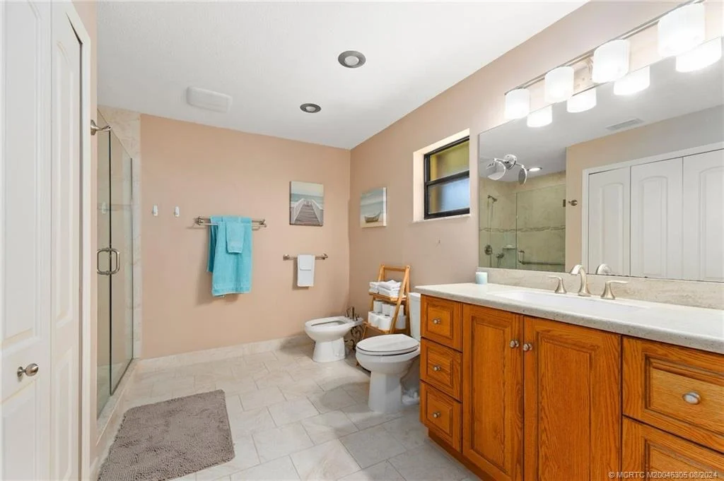 Photo of 919 NE Juniper Place