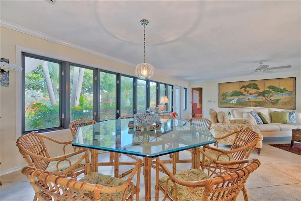 Photo of 611 NW Sunset Drive