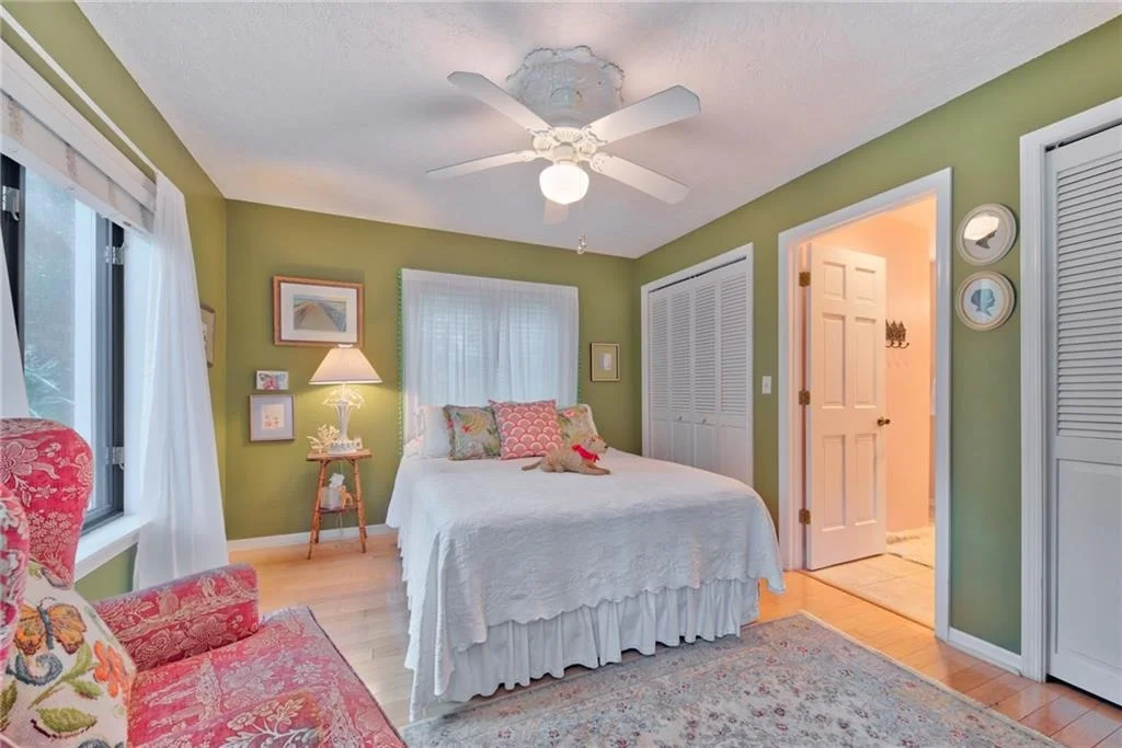 Photo of 611 NW Sunset Drive
