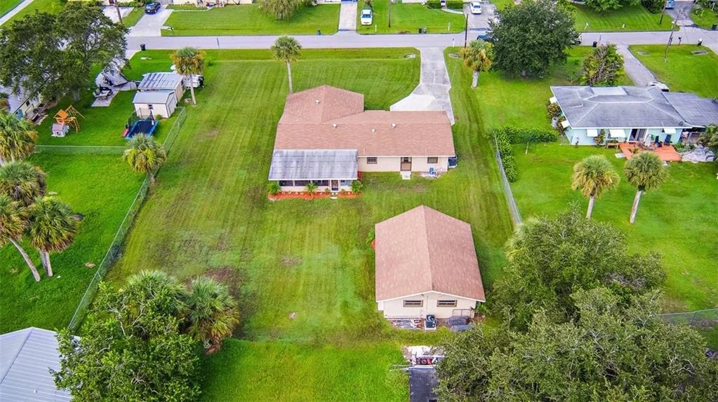 Photo of 6489 SE Lake Circle