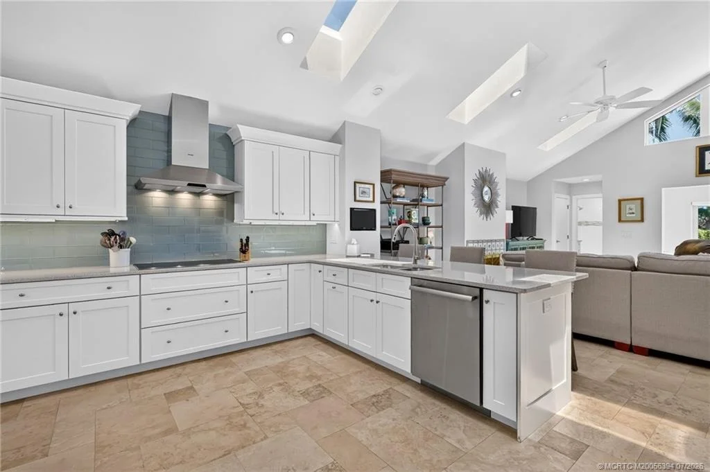 Photo of 6943 SE Harbor Circle
