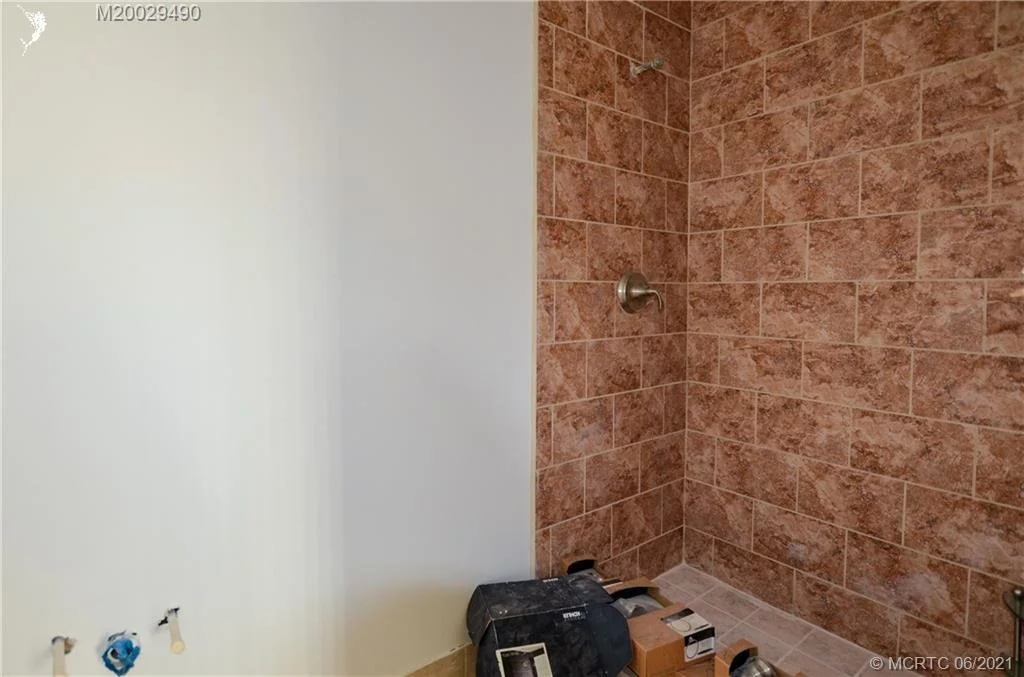 Photo of 1360 NW Lakeside Trail