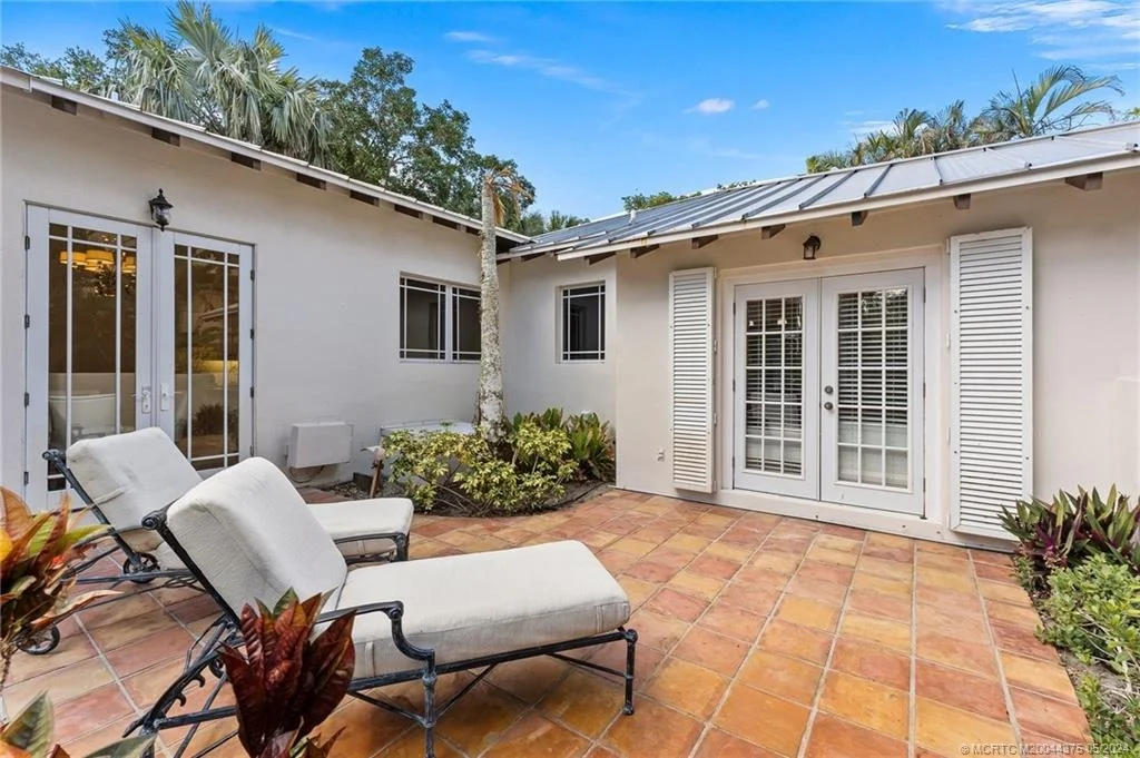 Photo of 12 Oakwood Drive