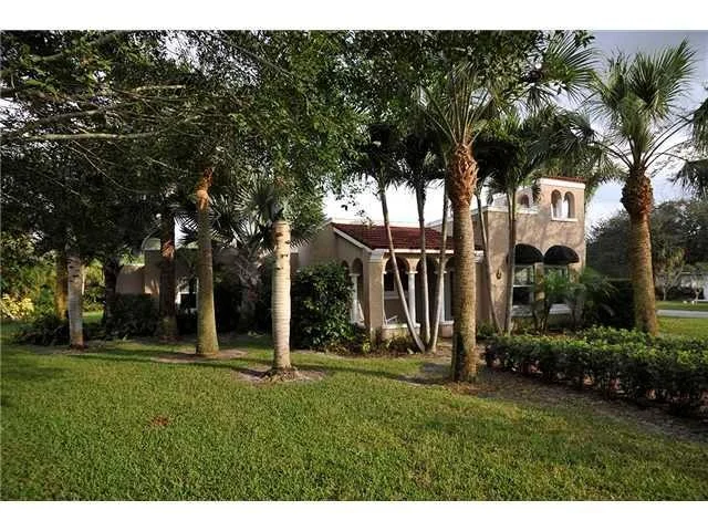 Photo of 439 SE Hibiscus Avenue