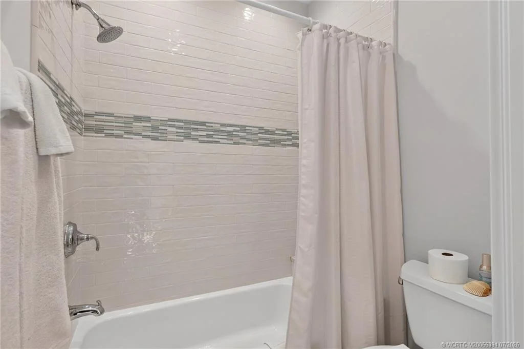 Photo of 6943 SE Harbor Circle