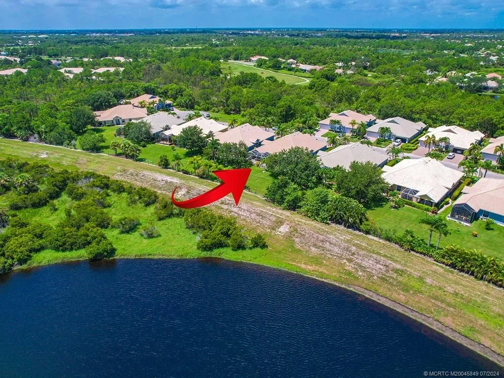 Photo of 561 NW Red Pine Way
