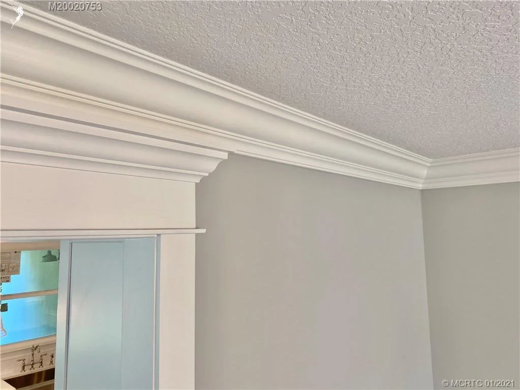 Photo of 1126 NE Post Oak Way