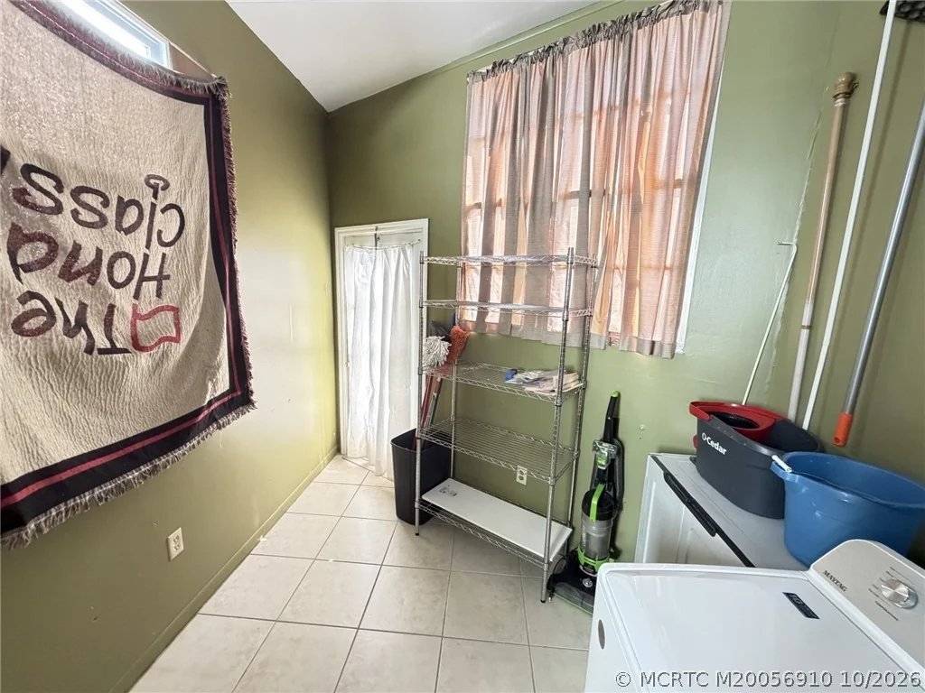 Photo of 185 Nettles Boulevard
