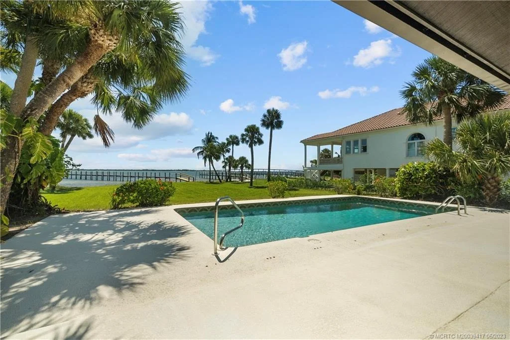 Photo of 104 N Sewalls Point Road