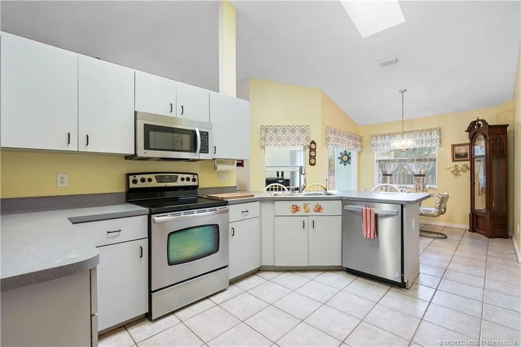 Photo of 7807 Paso Robles Boulevard