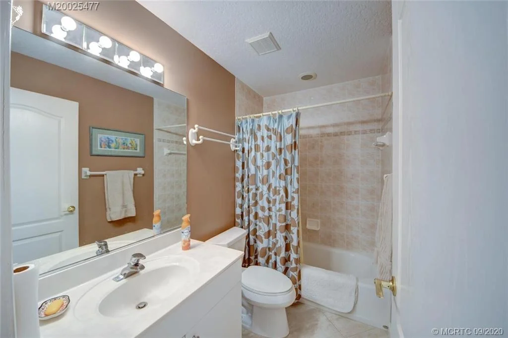 Photo of 4121 NE Moon River Circle