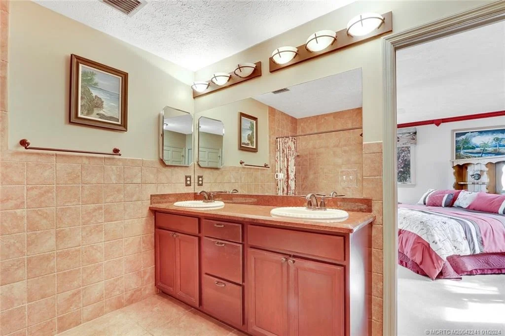 Photo of 3611 SE Fairway W