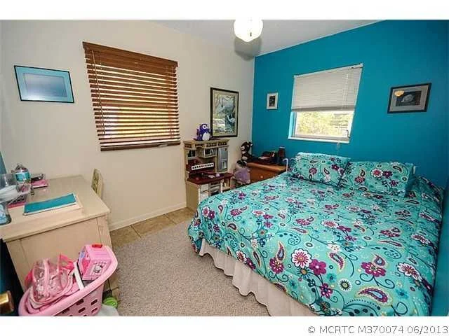 Photo of 803 SE Dolphin Drive