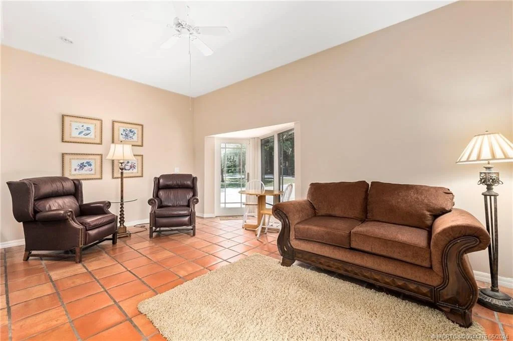 Photo of 12 Oakwood Drive
