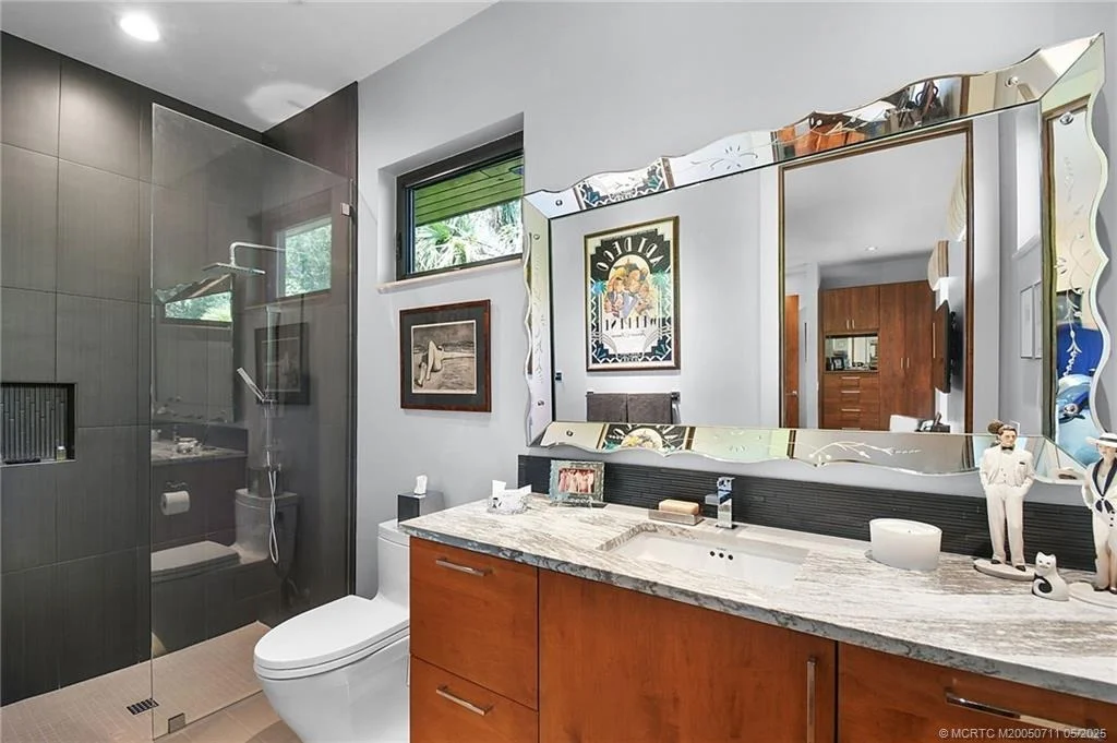 Photo of 314 SE Pelican Drive