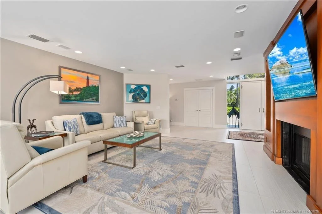 Photo of 6460 SE Harbor Circle