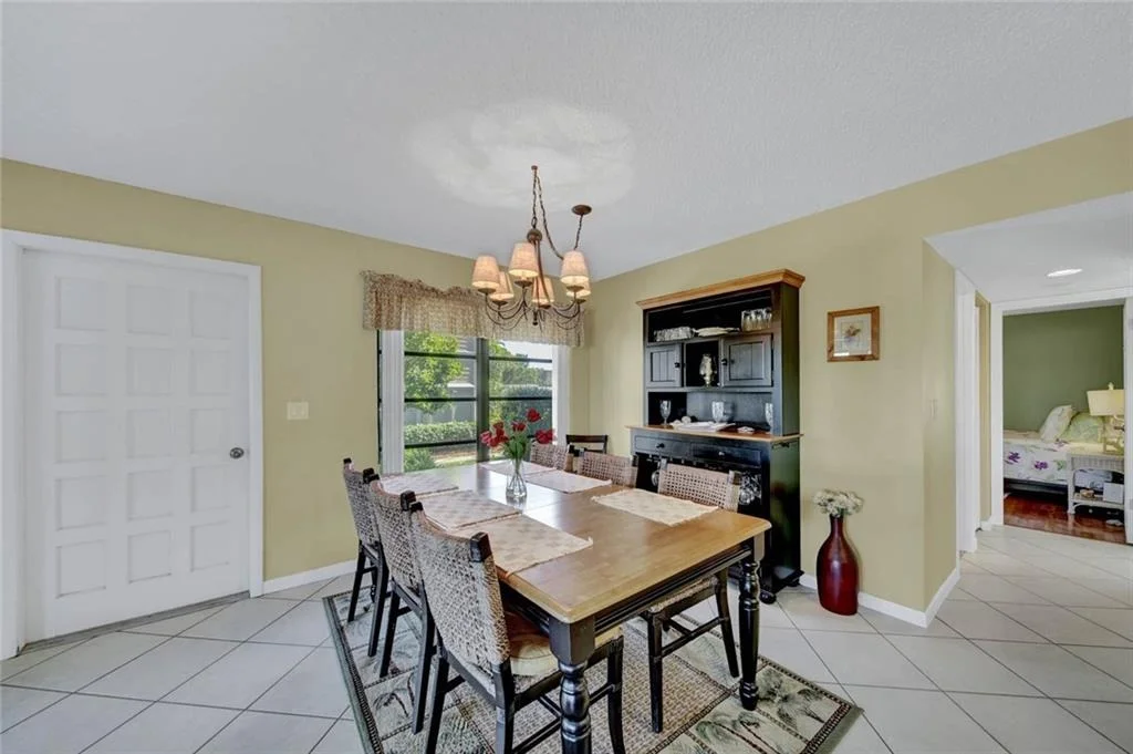 Photo of 333 NE Golfview Circle