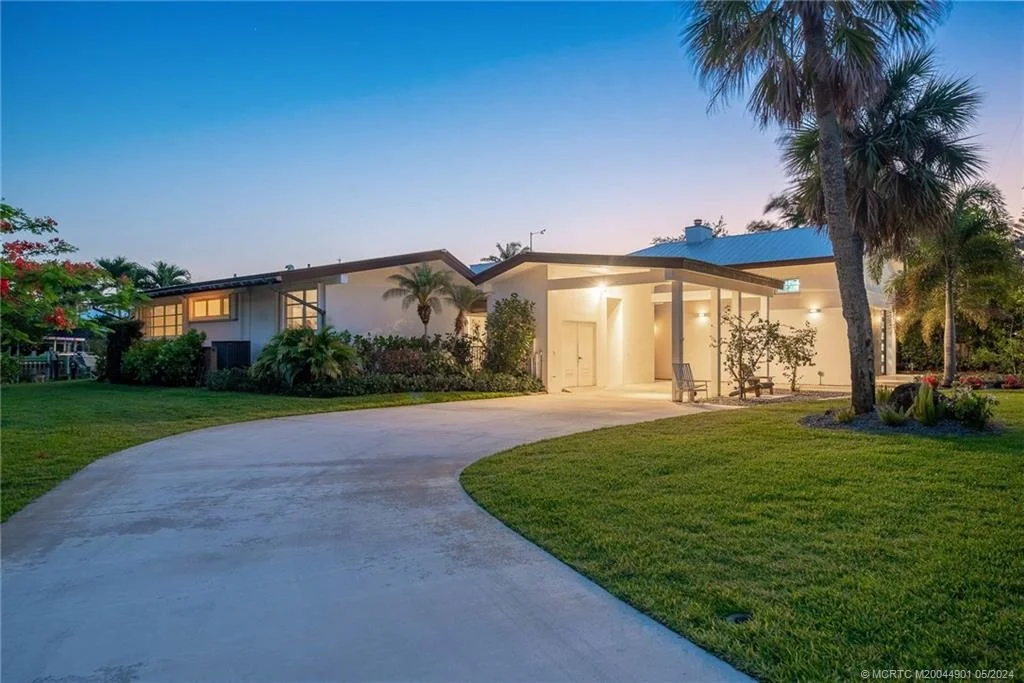 Photo of 1686 NW Harbor Place