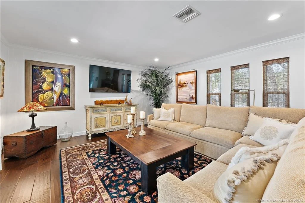 Photo of 333 SE Oriole Avenue