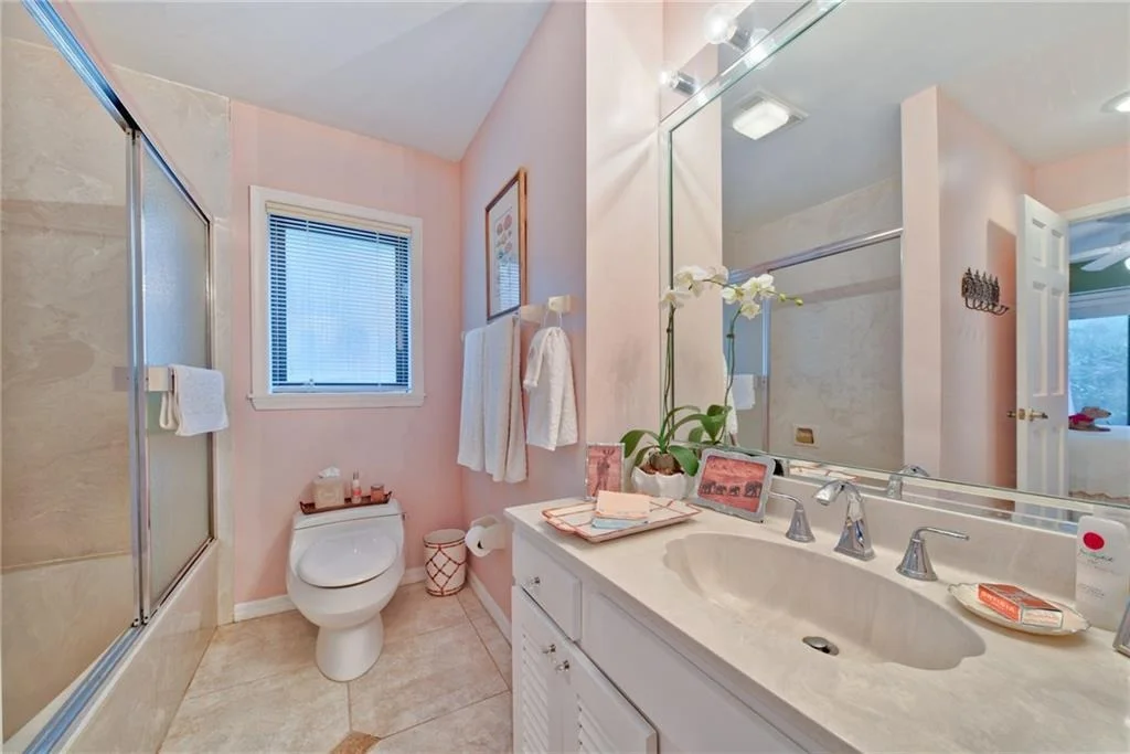 Photo of 611 NW Sunset Drive