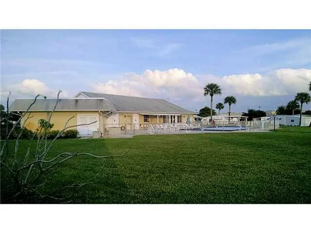 Photo of 206 SE Easy Street