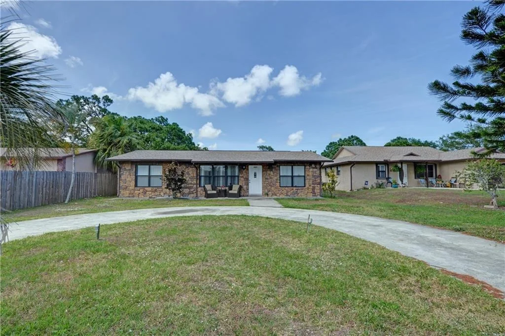 Photo of 3221 SE Hibiscus Street