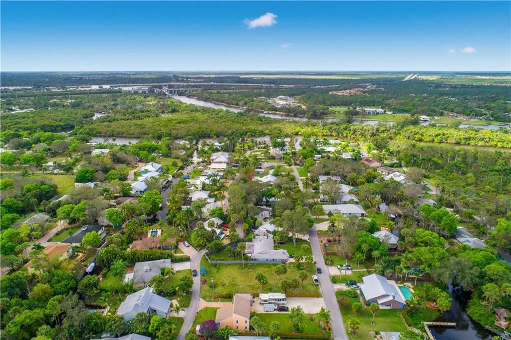 Photo of 826 SW Rustic Circle