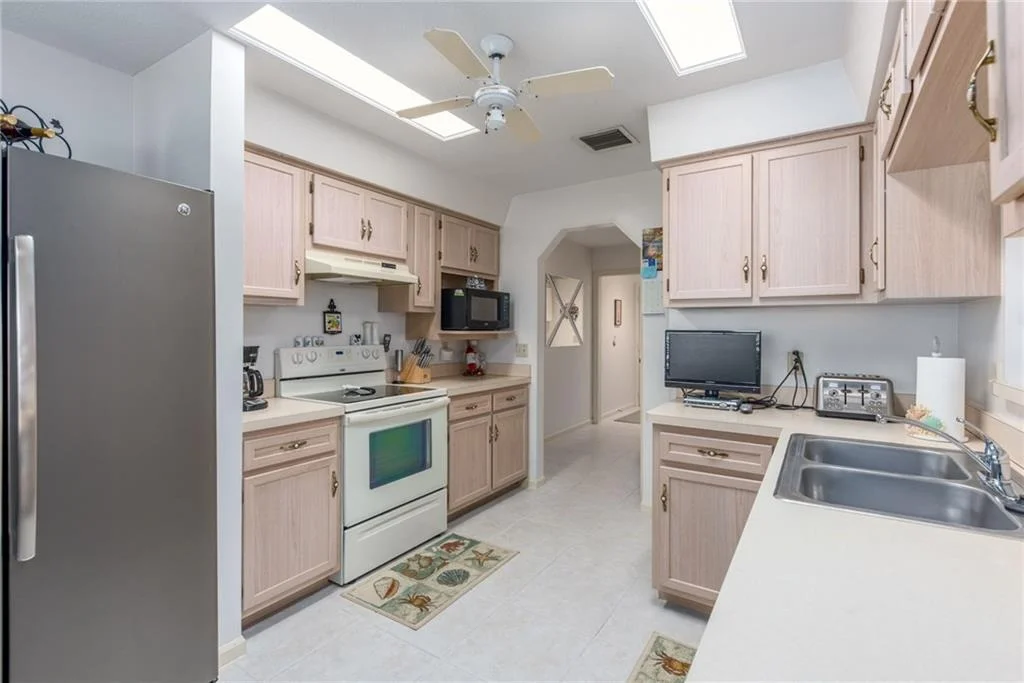 Photo of 5715 Sunset Boulevard