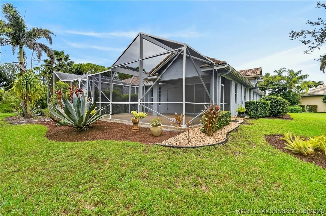 Photo of 480 NW Red Pine Way
