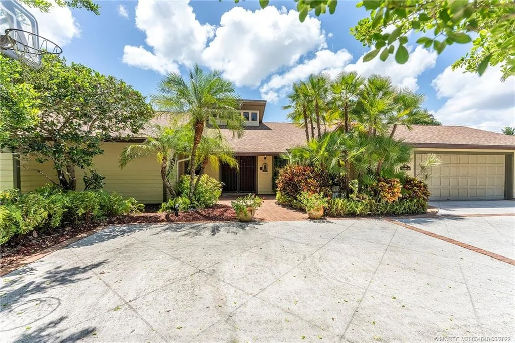 Photo of 3890 SE Quanset Terrace