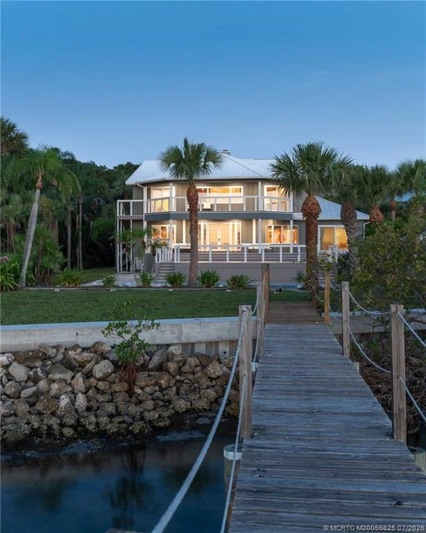 Photo of 114 N Sewalls Point Road