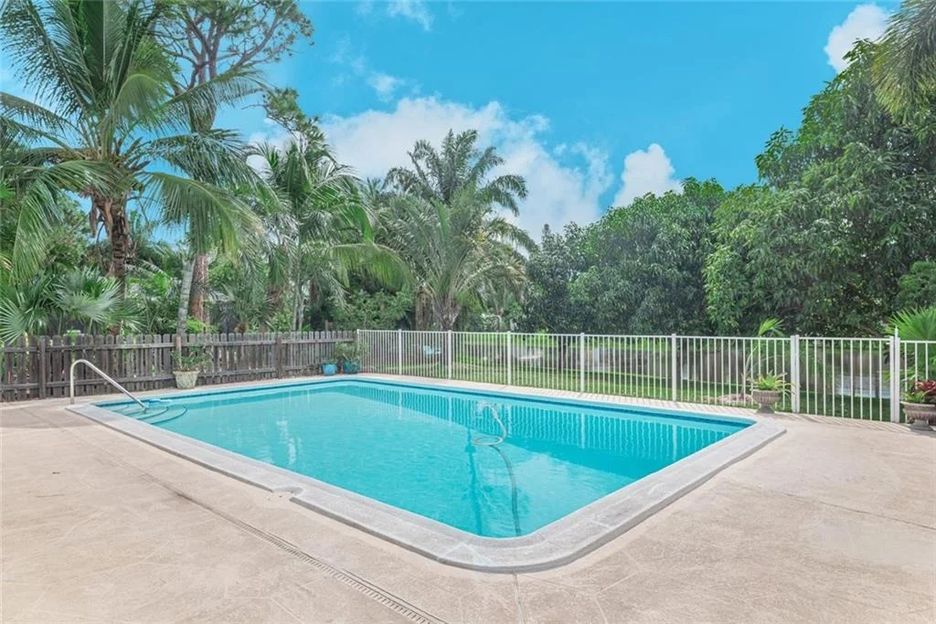 Photo of 1128 NW Fork Road