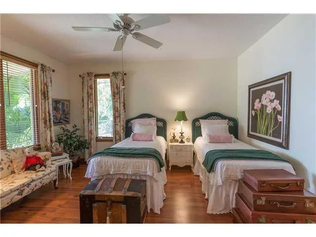 Photo of 22 CASTLE HILL Way