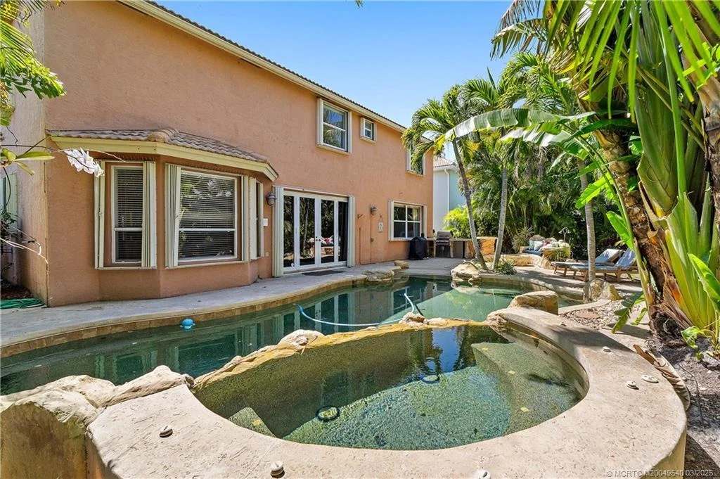 Photo of 1100 Lakeshore Drive