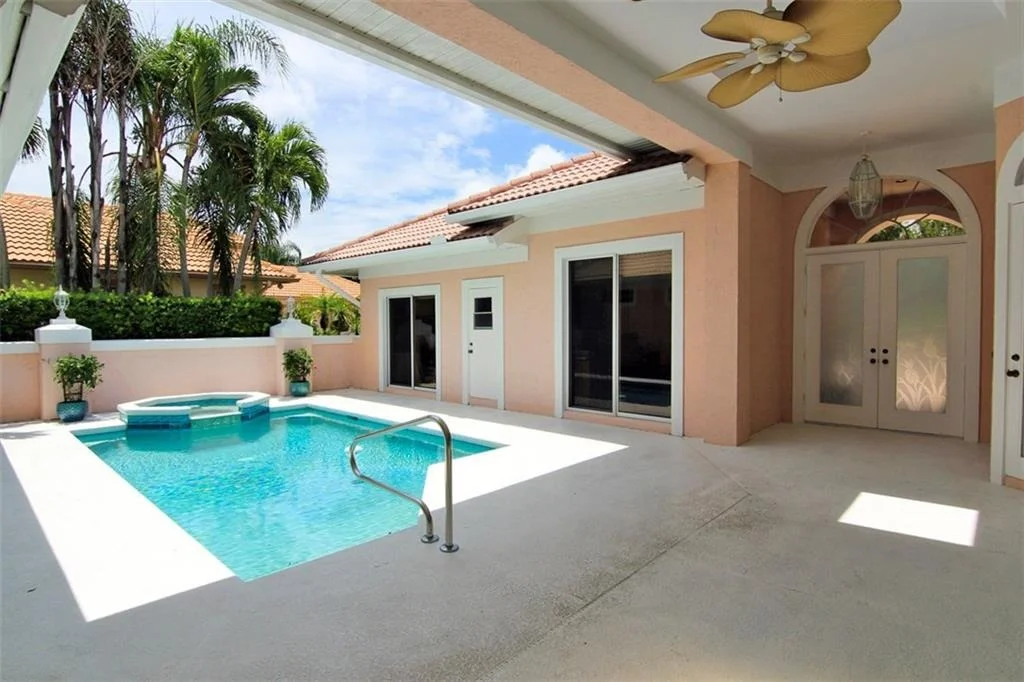 Photo of 1590 SE Cypress Glen Way