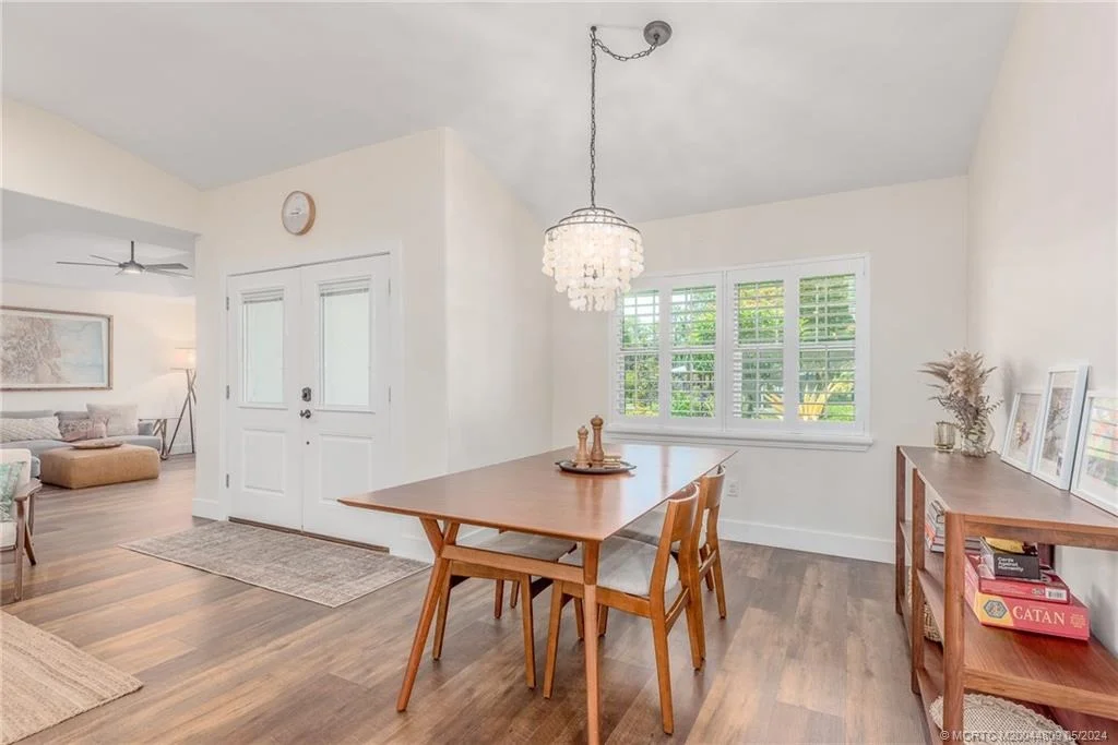 Photo of 526 SW Rustic Circle