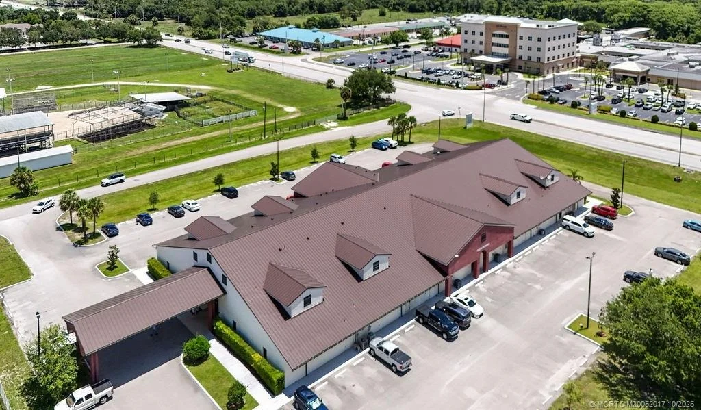 Photo of Unit H at 1713 US Highway 441 N
