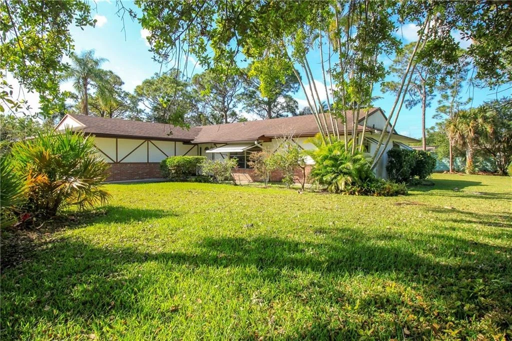 Photo of 5500 SE Paramount Drive