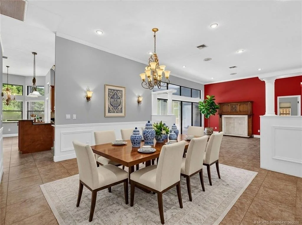 Photo of 672 SE Pin Oak Terrace